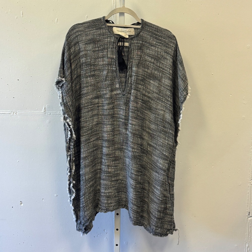 Treasure & Bond Gray Marled Tassel V-Neck Poncho Top One Size XX9538 Boho